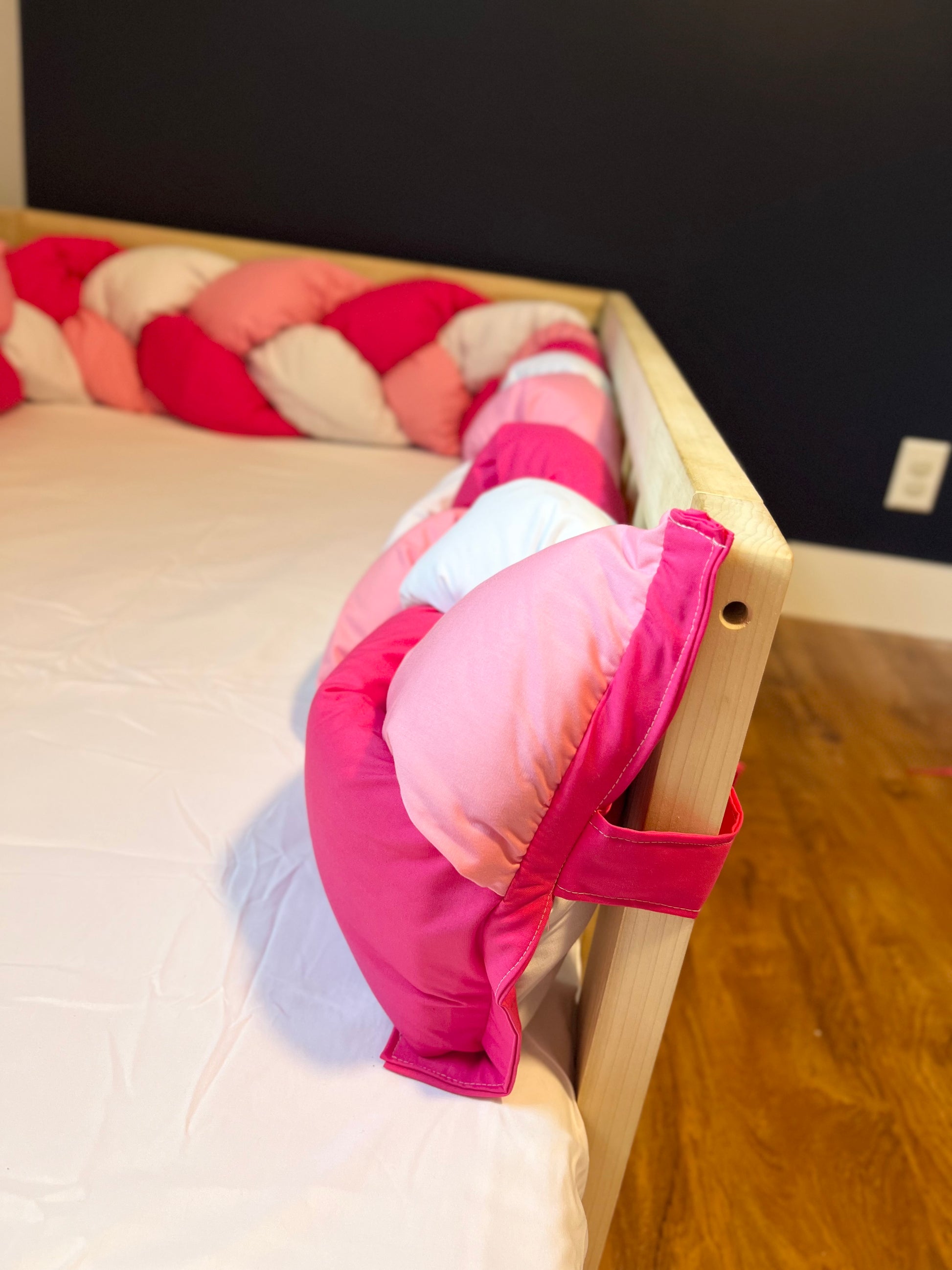 Braided bumper tri color on floor bed.